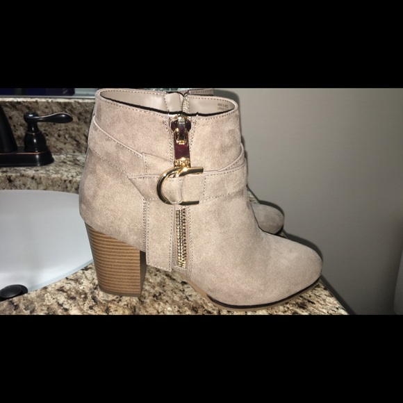 APT.9 Womens Boots Taupe New